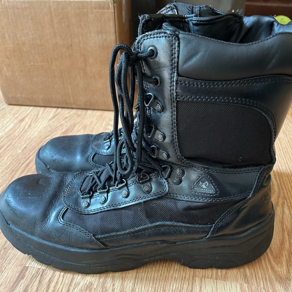 ROCKY WATERPROOF ZIP SIDE BOOTS. USED